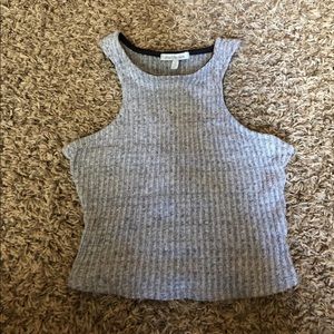 gray tank top